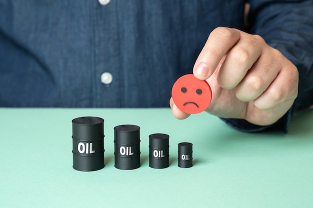Decrease in oil production Decrease in sales volumes Market deficit Rising prices